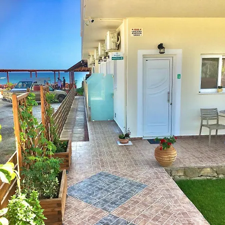 Emmanouela's Apts Appartement *